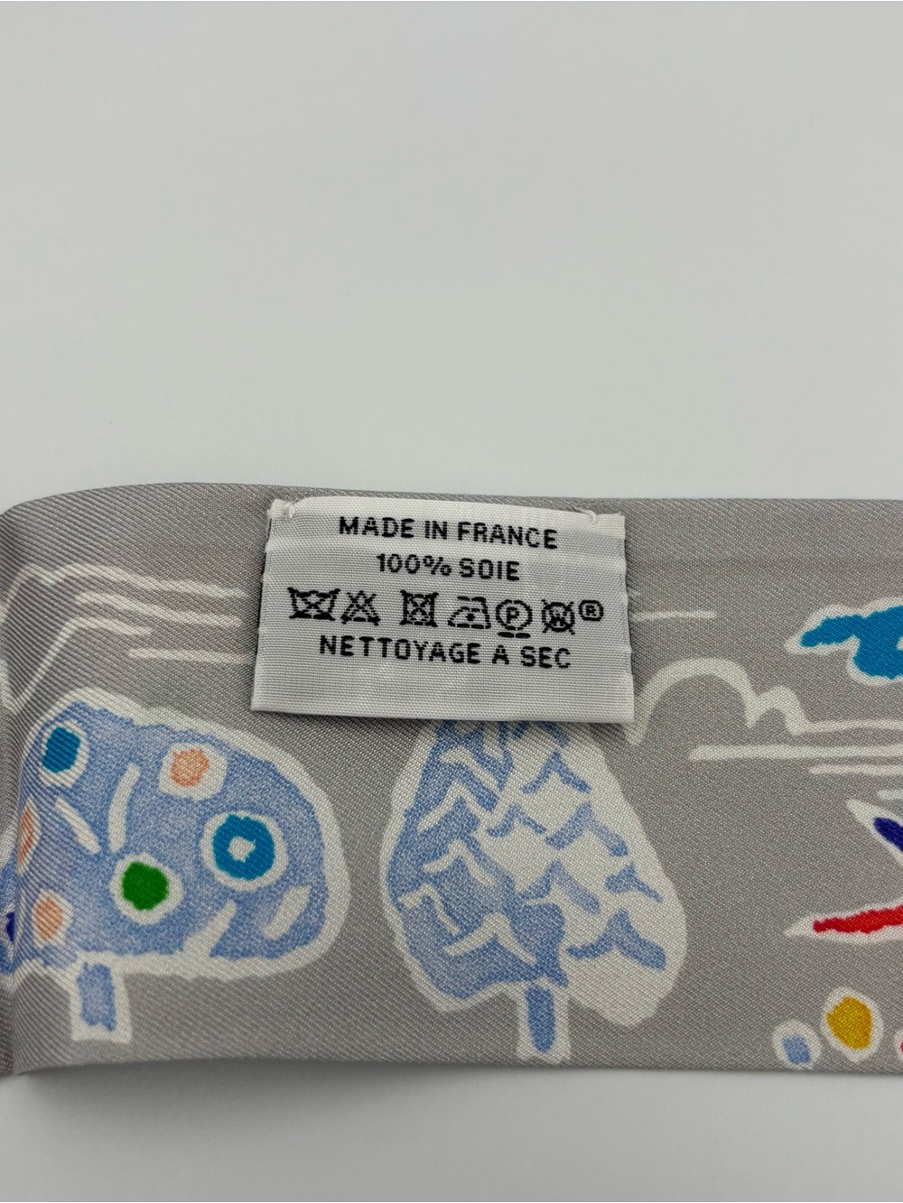 Hermes Isola Di Primavera Twilly Scarf Gris Perle Grenadine Multicolor - Picture 6 of 6